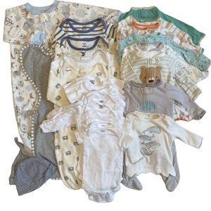 26 PIECE NEWBORN BABY BUNDLE UNISEX BOY GIRL EUC 🩵🩷🤍 pajamas pjs clothes